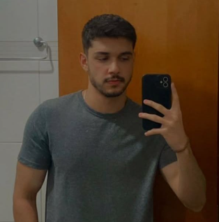 <em>Alejandro R.</em>
